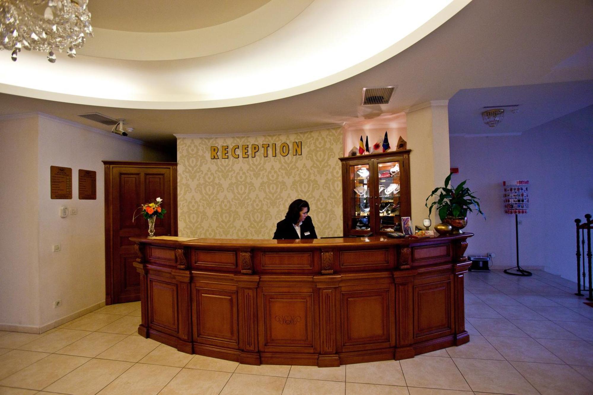 אורדאה Hotel Maxim מראה חיצוני תמונה